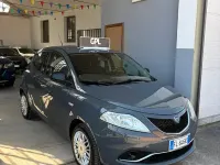 Usata Lancia Ypsilon Silver 69 CV (50 kW) 2018 Grigio Utilitaria