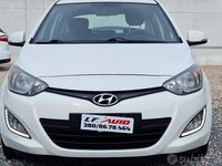 Usata Hyundai i20 Edition 74 CV (54 kW) 2013 Bianco Utilitaria