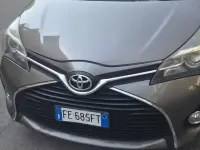 Usata Toyota Yaris Active 69 CV (50 kW) 2016 Grigio Berlina