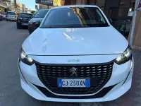 Usata Peugeot 208 Allure 102 CV (75 kW) 2022 Bianco Utilitaria