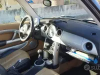 Usata Mini Cooper 116 CV (85 kW) 2002 Marrone Utilitaria