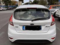 Usata Ford Fiesta Business Edition 80 CV (58 kW) 2013 Bianco Utilitaria