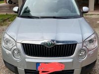 Usata Skoda Yeti 110 CV (80 kW) 2010 Grigio SUV