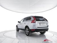 usata Volvo XC60 2.4 D 163 CV AWD Geartronic R-design del 2012 usata a Viterbo