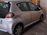 Usata Toyota Aygo 68 CV (50 kW) 2010 Grigio Utilitaria