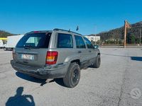 Usata Jeep Grand Cherokee Laredo 163 CV (119 kW) 2002 Grigio SUV