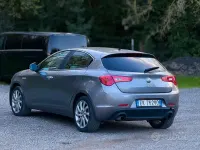 Usata Alfa Romeo Giulietta Exclusive 170 CV (125 kW) 2011 Grigio Utilitaria