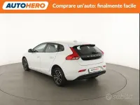 Usata Volvo V40 Plus 122 CV (89 kW) 2018 Bianco Berlina