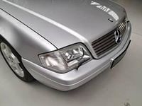 Usata Mercedes SL320 224 CV (164 kW) 1998 Argento Cabrio