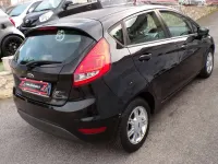 Usata Ford Fiesta 97 CV (71 kW) 2012 Nero Berlina