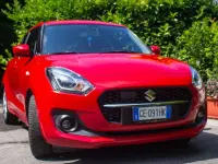 Usata Suzuki Swift Cool 83 CV (61 kW) 2021 Rosso Utilitaria