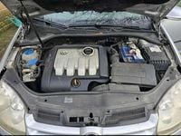 Usado VW Golf IV Trendline 105 CV (77 kW) 2005 Plateado Berlina