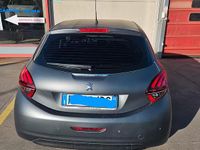 Usata Peugeot 208 82 CV (60 kW) 2016 Grigio Utilitaria