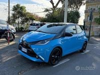 Usata Toyota Aygo X-play 69 CV (50 kW) 2015 Blu Utilitaria