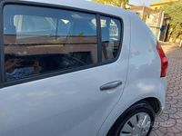 Usata Dacia Sandero 75 CV (55 kW) 2010 Bianco Berlina