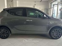 Usata Lancia Ypsilon Gold 69 CV (50 kW) 2023 Grigio Utilitaria