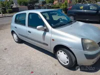 Usata Renault Clio II 75 CV (55 kW) 2002 Grigio Berlina