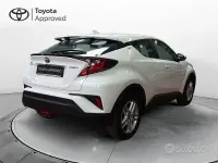 Usata Toyota C-HR Active 122 CV (89 kW) 2023 Bianco SUV