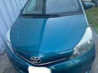 Usata Toyota Yaris Lounge 90 CV (66 kW) 2011 Verde Berlina
