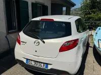 Usata Mazda 2 75 CV (55 kW) 2012 Bianco Utilitaria
