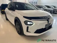 Usata Lancia Ypsilon 61 kW (84 CV) 2025 Vernice bianco marmo con tetto Utilitaria