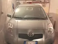 Usata Toyota Yaris 69 CV (50 kW) 2007 Grigio Utilitaria
