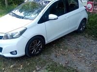 Second-hand Toyota Yaris 69 CP (50 kW) 2014 Alb Berlinǎ
