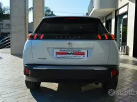 Usata Peugeot 2008 Allure 110 CV (80 kW) 2022 Madreperla SUV