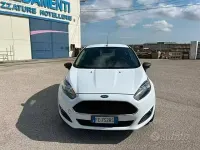 Usata Ford Fiesta 95 CV (69 kW) 2016 Bianco Utilitaria