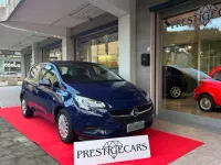 Usado Opel Corsa Selection 69 CV (50 kW) 2017 Azul Utilitario