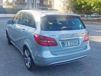 Gebraucht Mercedes B200 Premium 156 PS (114 kW) 2014 Grau Van / Kleinbus
