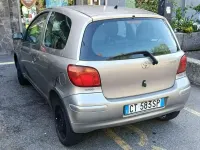 Usata Toyota Yaris 65 CV (47 kW) 2005 Grigio Utilitaria