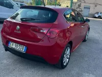 Usata Alfa Romeo Giulietta Exclusive 105 CV (77 kW) 2011 Rosso Utilitaria