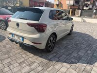 Usata VW Polo R-line 95 CV (69 kW) 2022 Ascot greey Utilitaria