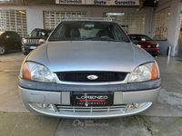 Usata Ford Fiesta Ambiente 75 CV (55 kW) 2001 Grigio Utilitaria