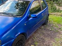 Usata Fiat Punto 80 CV (58 kW) 2000 Blu Utilitaria