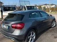 Usata Mercedes GLA180 Premium 122 CV (89 kW) 2020 Beige SUV