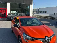 Usata Renault Clio V Techno 145 CV (106 kW) 2023 Arancione Berlina