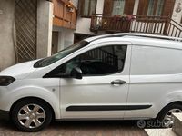 Usata Ford T 100 CV (73 kW) 2023 Bianco Furgone