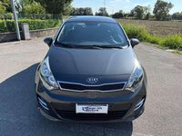 Usata Kia Rio Active 86 CV (63 kW) 2015 Grigio Berlina