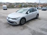 Usata VW Golf VIII Active 116 CV (85 kW) 2021 Grigio Berlina