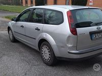 Usata Ford Focus 90 CV (66 kW) 2005 Grigio Station wagon
