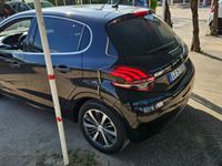 Usata Peugeot 208 82 CV (60 kW) 2017 Nero Utilitaria
