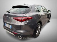 Usata Alfa Romeo Stelvio Super 210 CV (154 kW) 2018 Grigio scuro metallizzato SUV