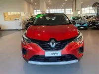 Usata Renault Captur Zen 145 CV (106 kW) 2022 Rosso SUV