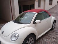 Usata VW New Beetle 101 CV (74 kW) 2005 Bianco Utilitaria