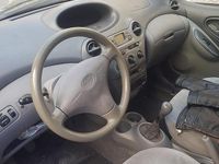 Usata Toyota Yaris 68 CV (50 kW) 1999 Blu Utilitaria