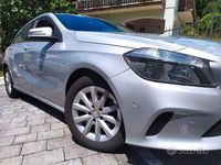 Usata Mercedes A180 109 CV (80 kW) 2016 Grigio Berlina