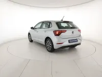 Usata VW Polo Life 80 CV (58 kW) 2023 8e reflex silver metallizzato Utilitaria