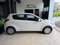 Usata Hyundai i20 74 CV (54 kW) 2012 Bianco Utilitaria